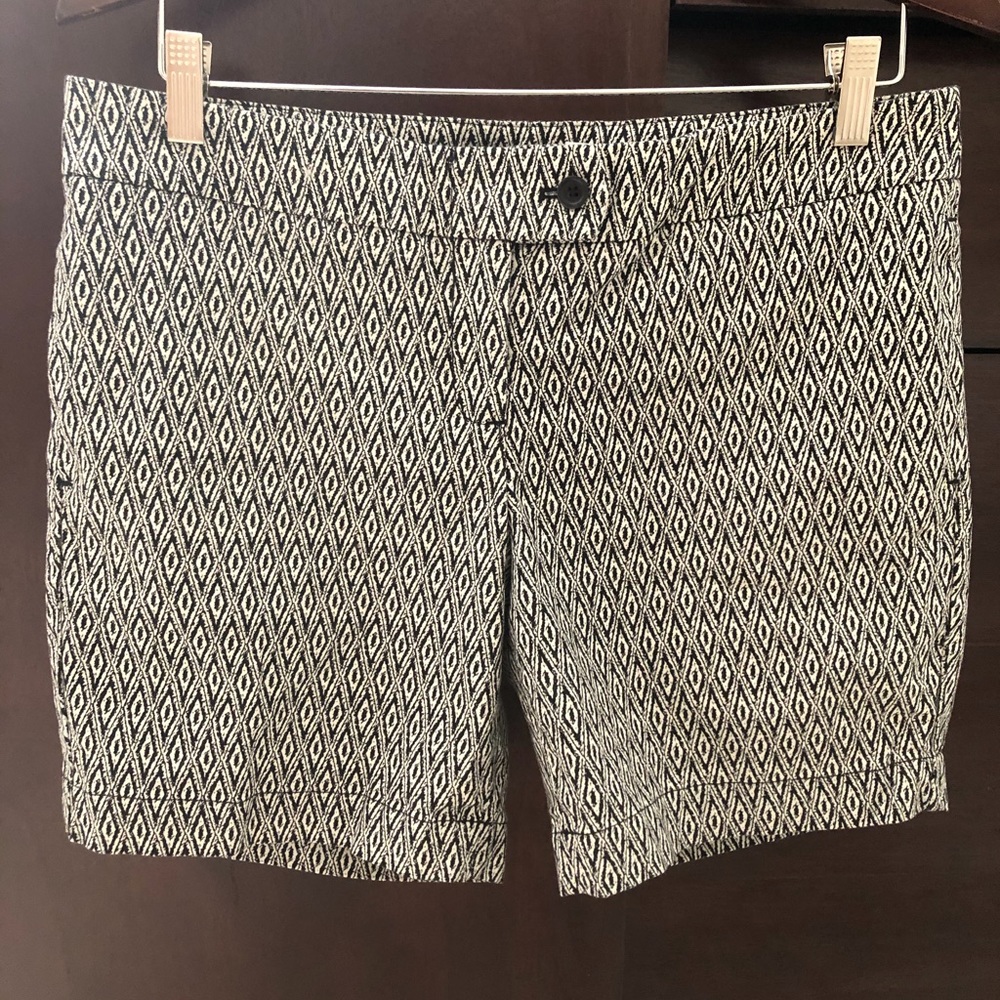 Kenar black/white pattern Bermuda shorts